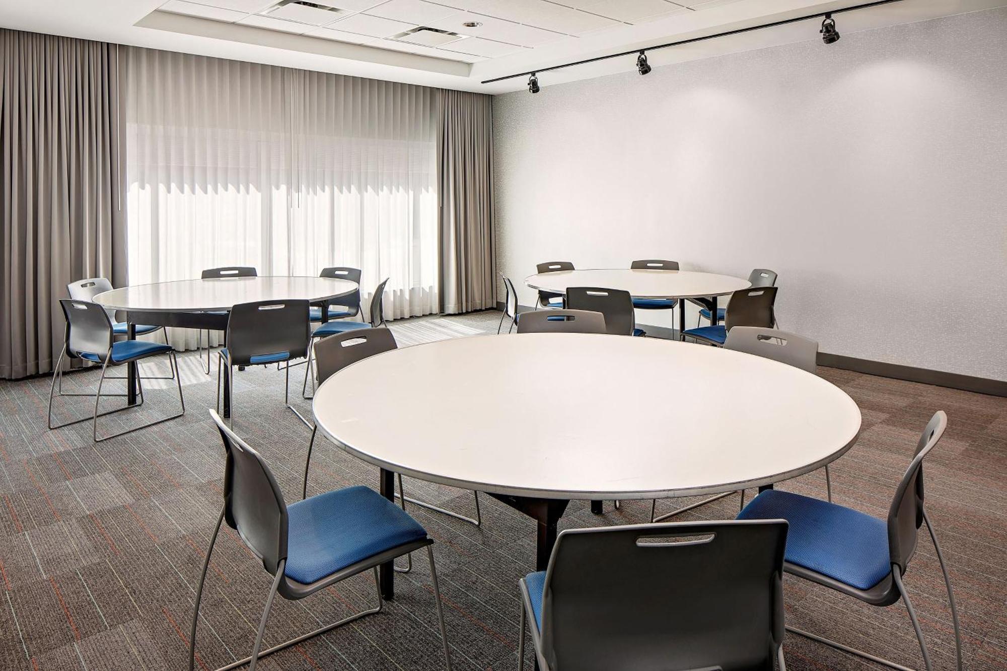 Hotel Aloft Chapel Hill Esterno foto